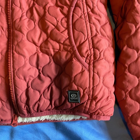 Red Rip Curl Puffer Jacket - Picture 2 of 5